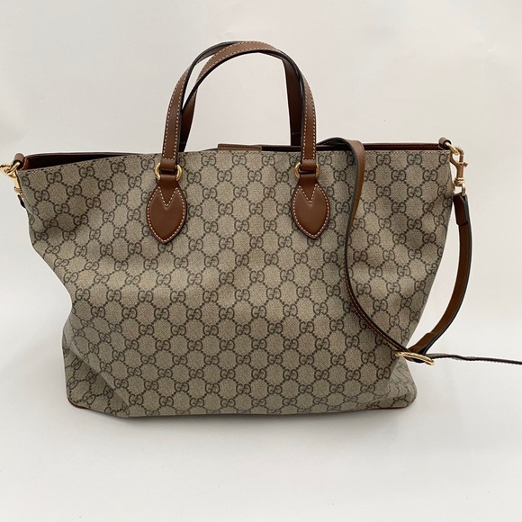 Gucci Handbags - Gucci Supreme Tote